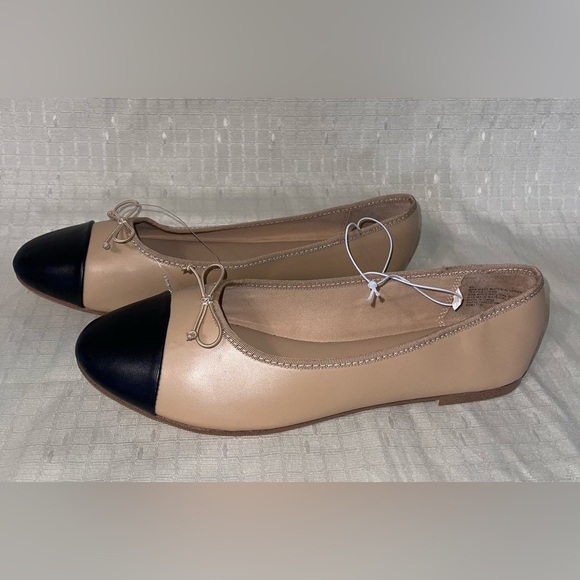 NWOT a new day Beige and Black Cap Toe Flats Size 9.5 - Picture 5 of 7